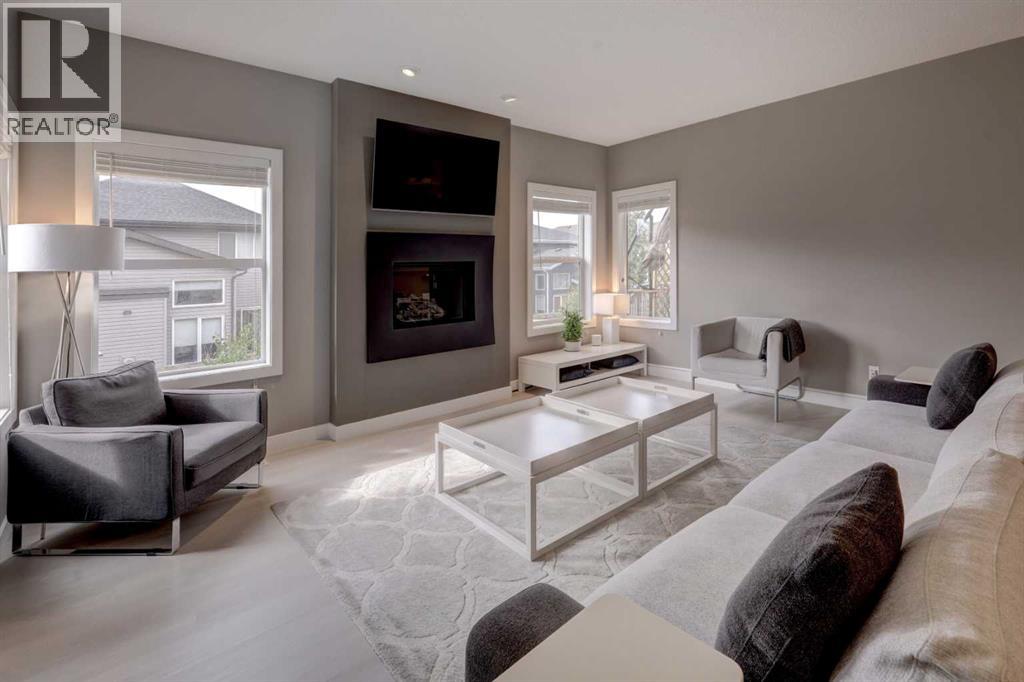 208 Evansview Road Nw, Calgary, Alberta  T3P 0J6 - Photo 2 - A2254951