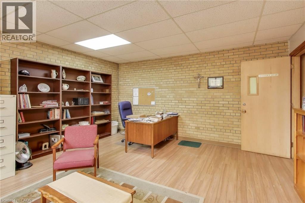 1974 King Street E, Hamilton, Ontario  L8K 1W3 - Photo 14 - 40765266