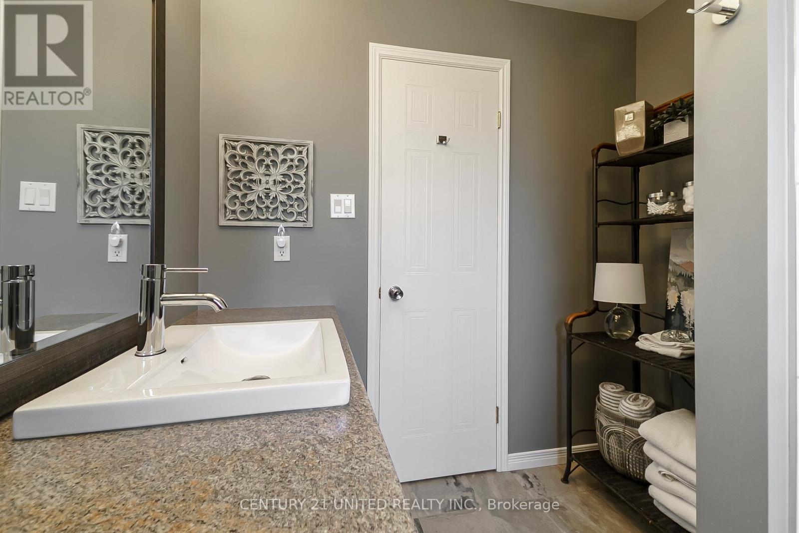 39 Cedartree Lane, Kawartha Lakes (Bobcaygeon), Ontario  K0M 1A0 - Photo 24 - X12486078