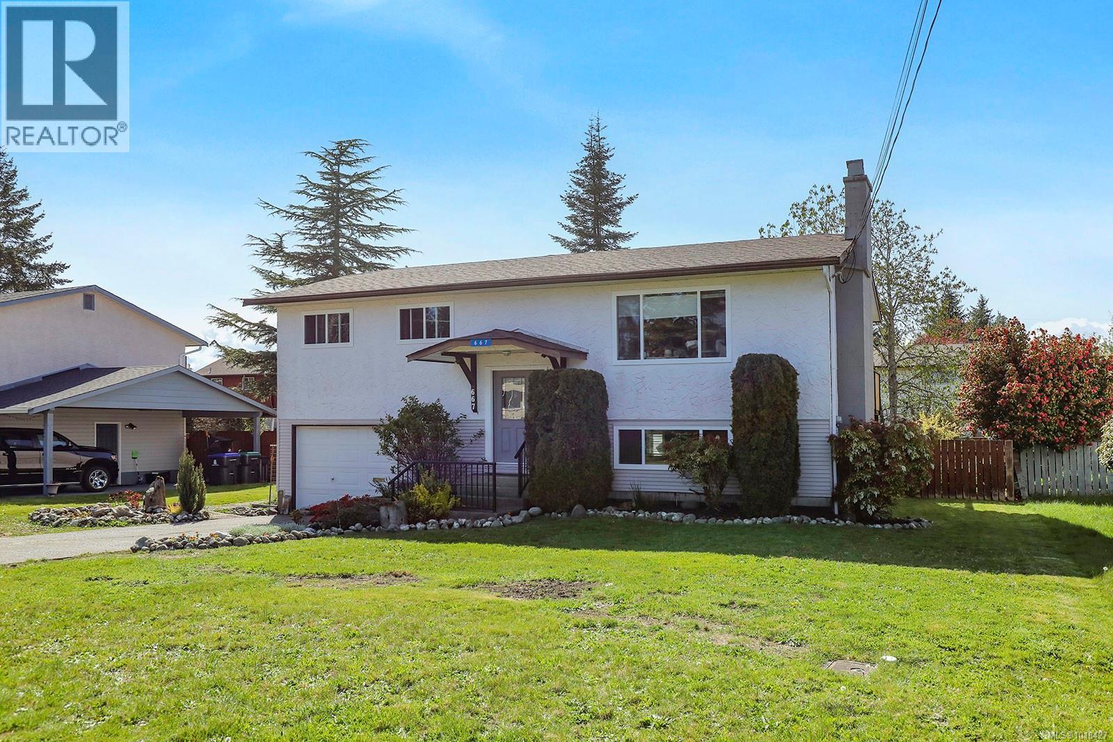 667 Torrence Rd, Comox, British Columbia