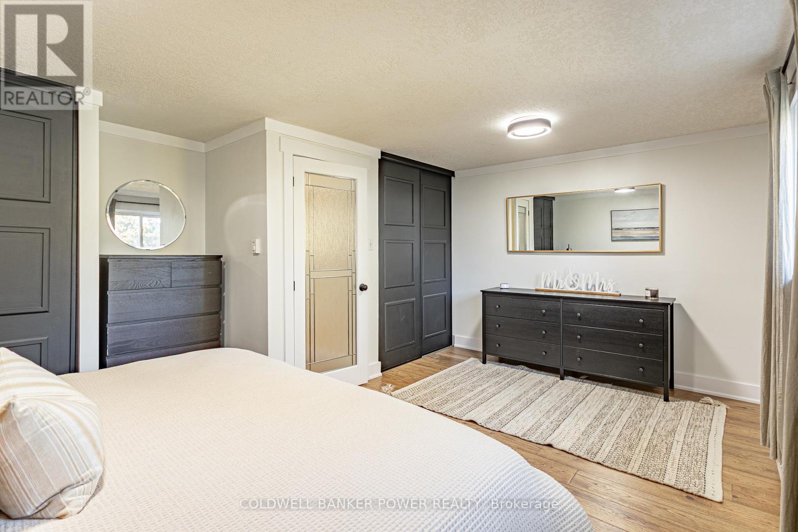 154 - 166 Southdale Road W, London South, Ontario  N6J 2J1 - Photo 11 - X12486057