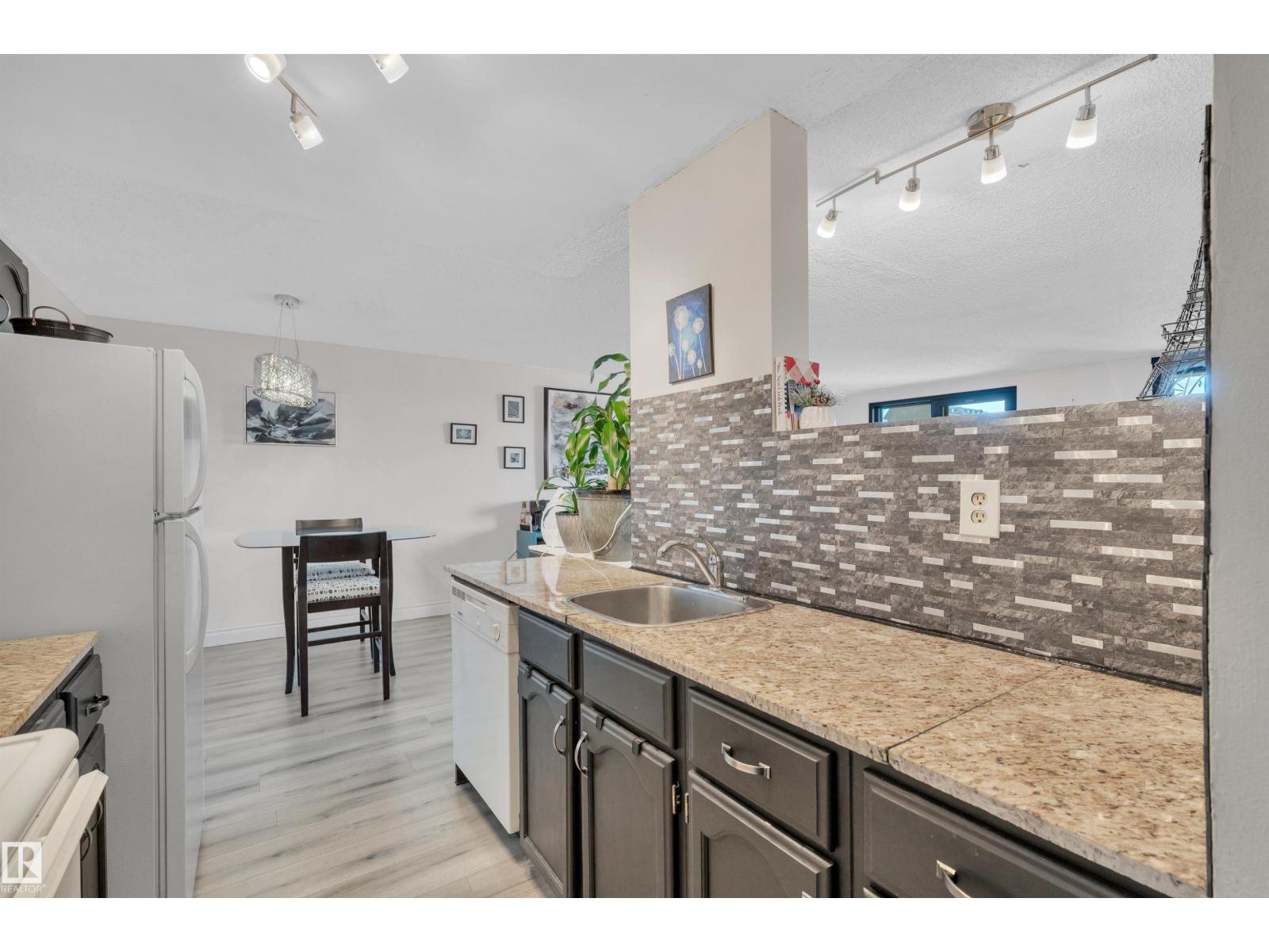 #802 10145 109 St Nw, Edmonton, Alberta  T5J 3M5 - Photo 5 - E4463773