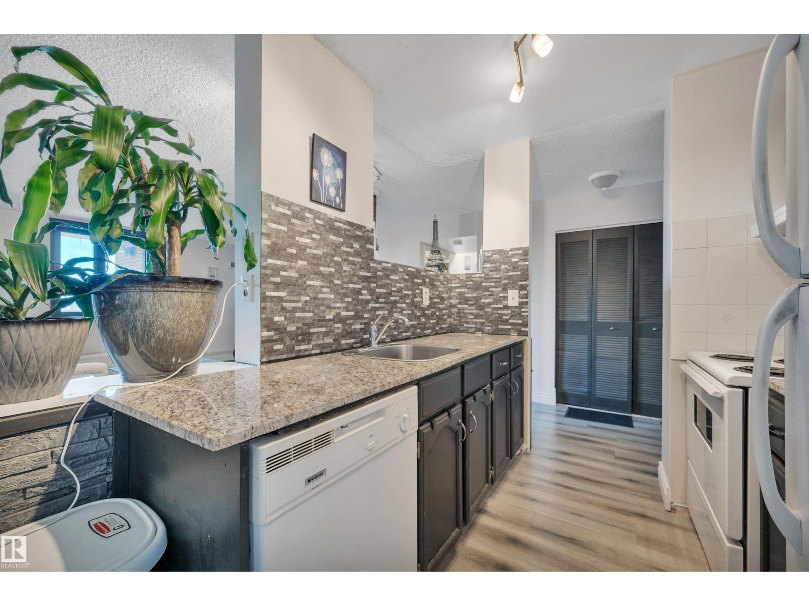 #802 10145 109 St Nw, Edmonton, Alberta  T5J 3M5 - Photo 8 - E4463773