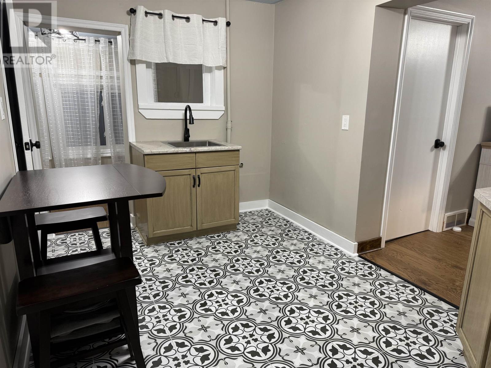 918 Alberta Street, Thunder Bay, Ontario  P7C 3E9 - Photo 8 - TB253334