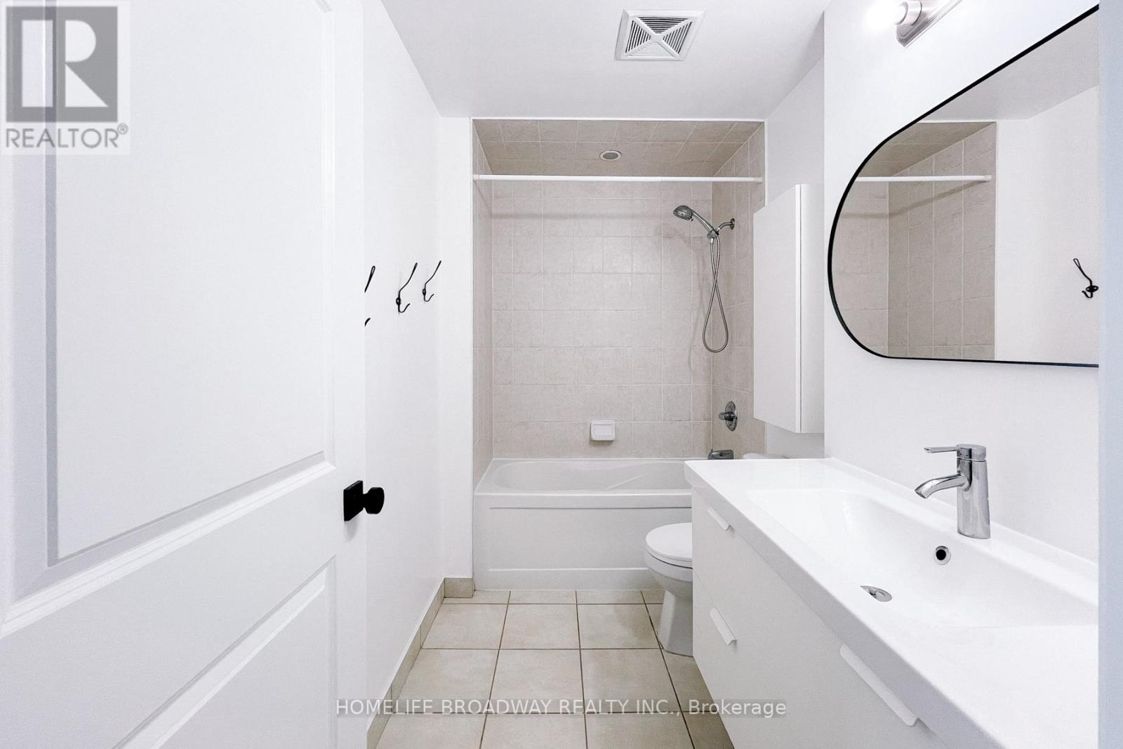 Ph108 - 18 Harding Boulevard, Richmond Hill, Ontario  L4C 0T3 - Photo 13 - N12485459