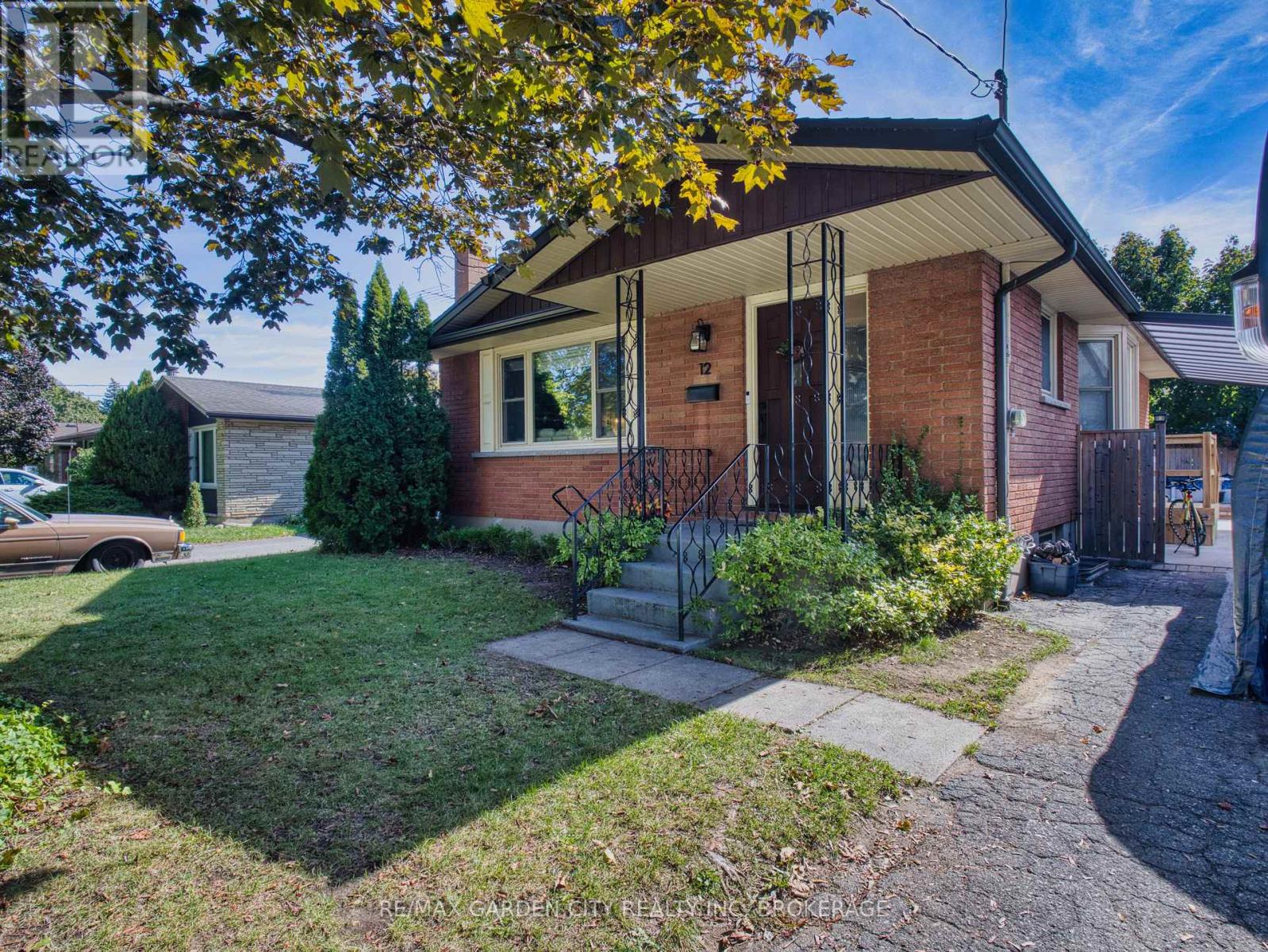 12 Princeway Drive, St. Catharines, Ontario  L2N 2X6 - Photo 1 - X12486086
