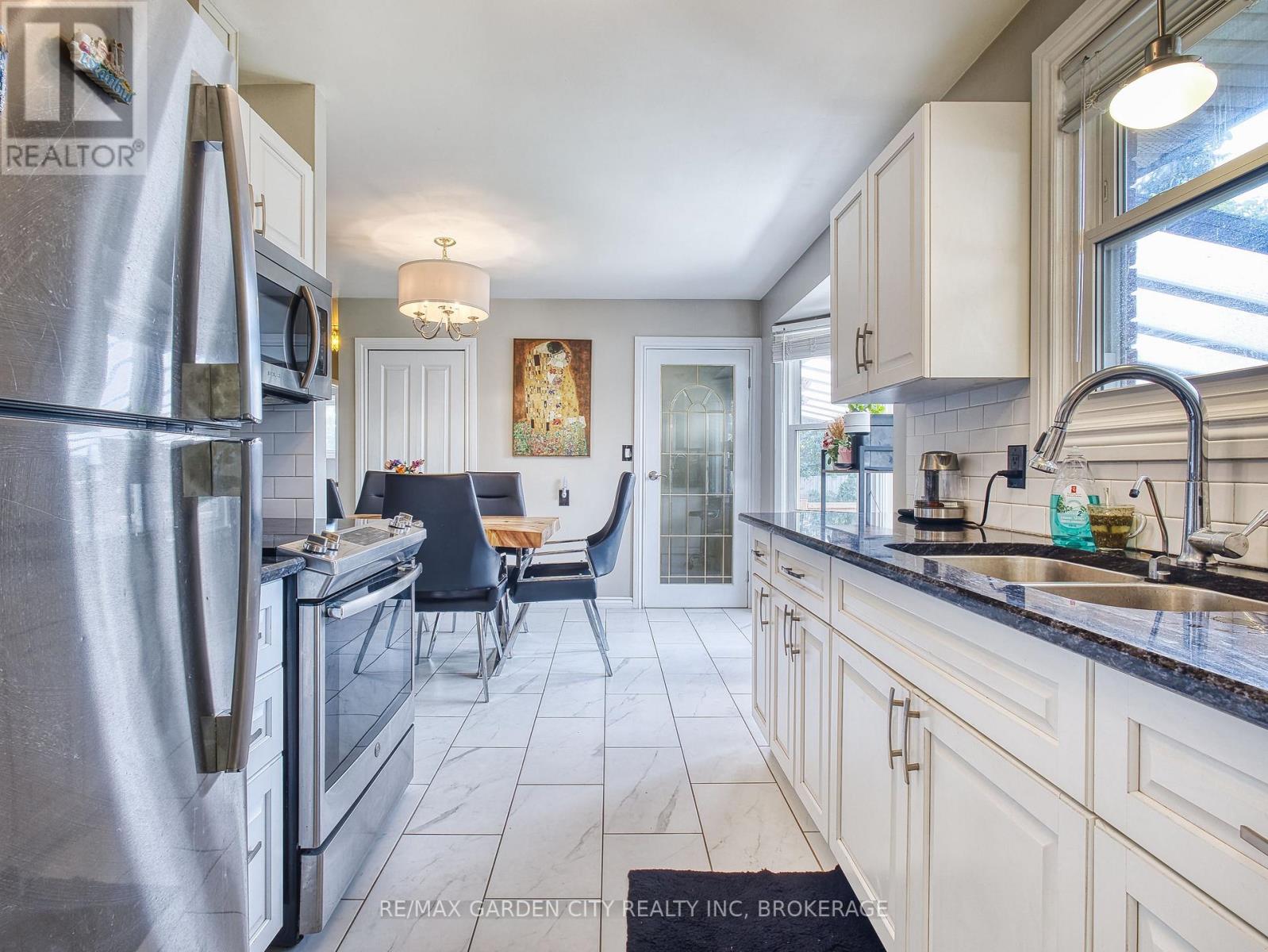 12 Princeway Drive, St. Catharines, Ontario  L2N 2X6 - Photo 10 - X12486086