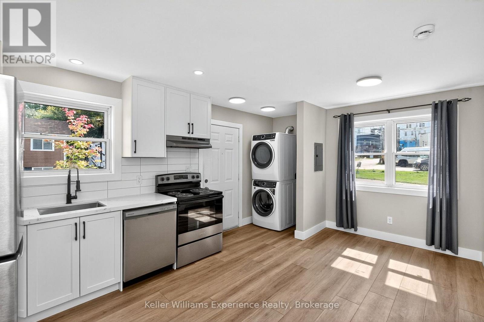 10 Levi Simon Trail, Penetanguishene, Ontario  L9M 1A4 - Photo 2 - S12486074