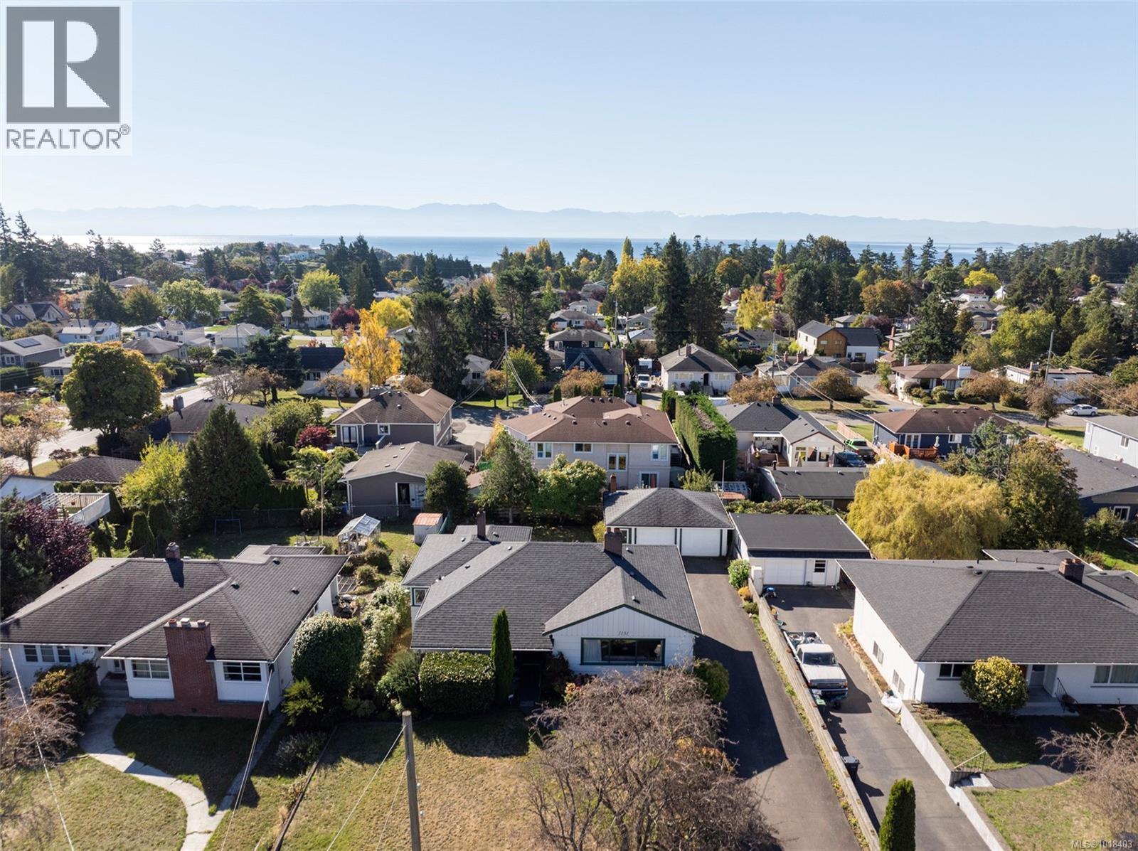 1131 Heald Ave, Esquimalt, British Columbia