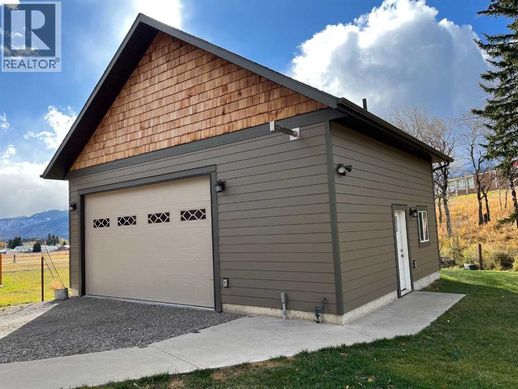 2889 214 Street, Bellevue, Alberta  T0K 0C0 - Photo 3 - A2267248