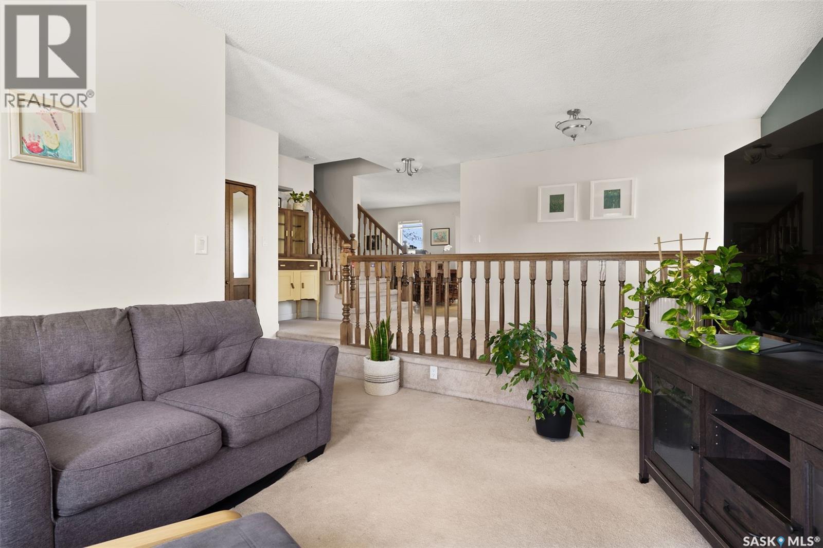 238 Hector Crescent N, Regina, Saskatchewan  S4Y 1C6 - Photo 5 - SK021862