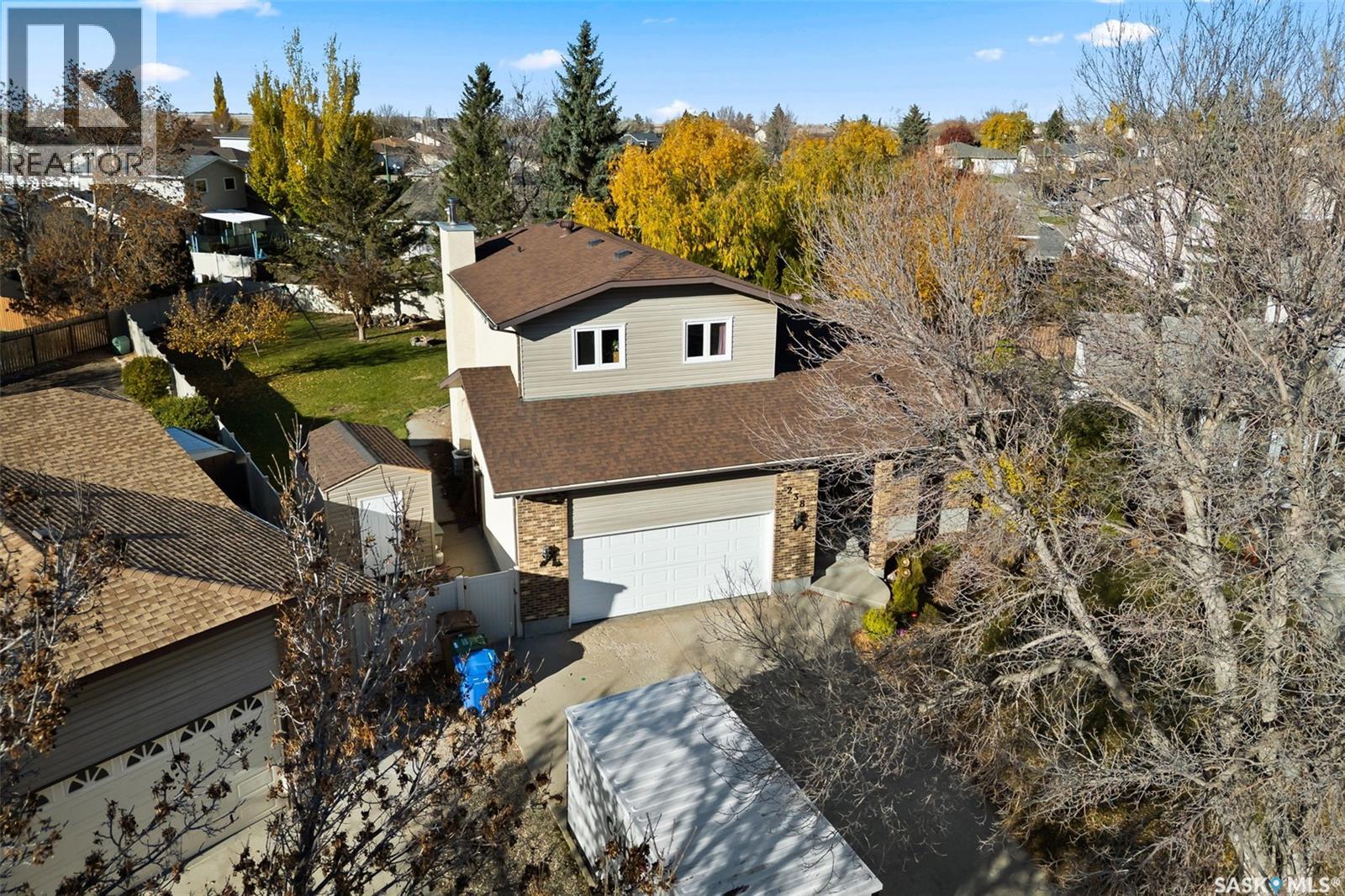 238 Hector CRESCENT N, Regina, Saskatchewan