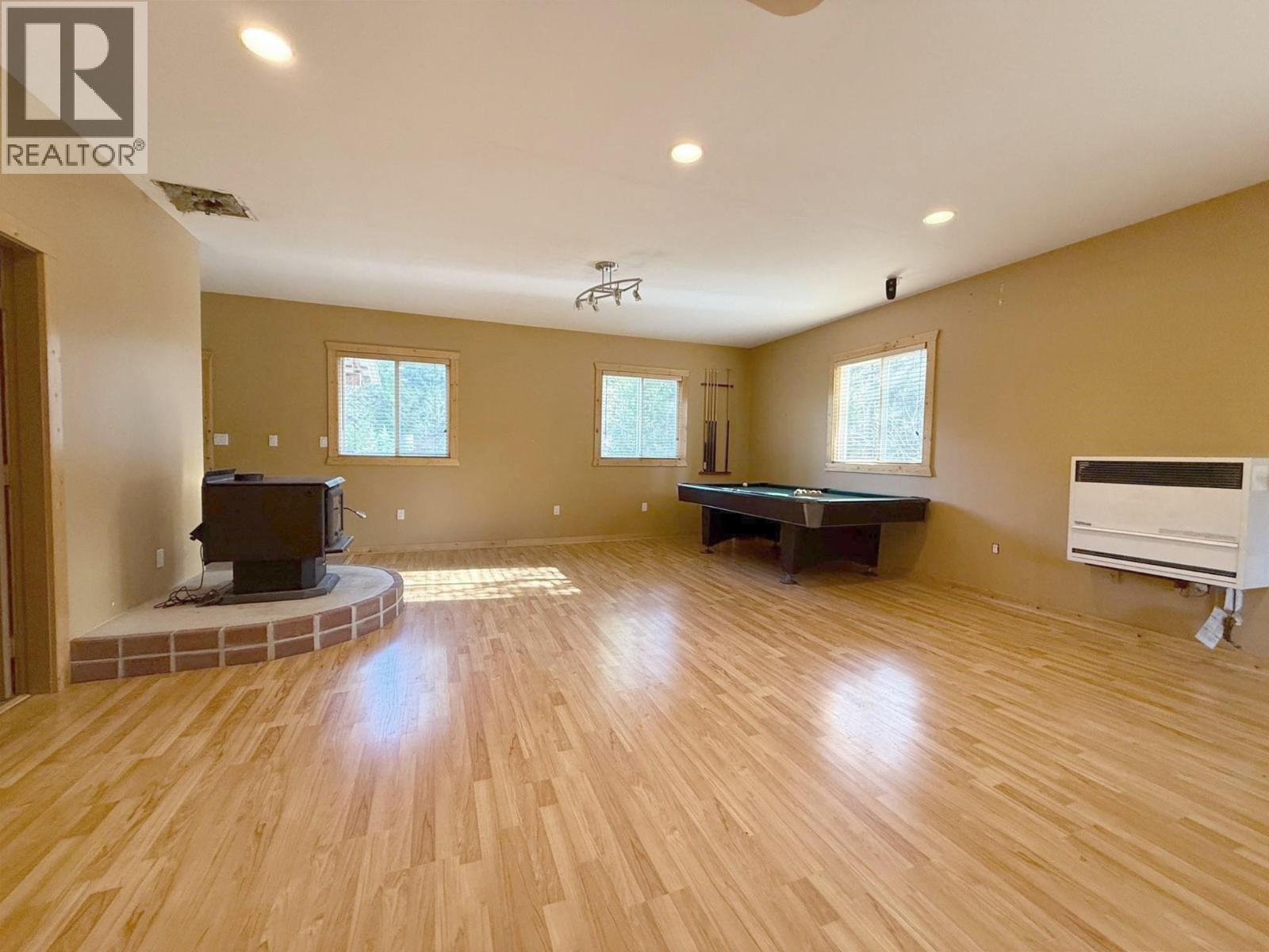 3325 Barriere South Road, Barriere, British Columbia  V0E 1E0 - Photo 6 - 10354575