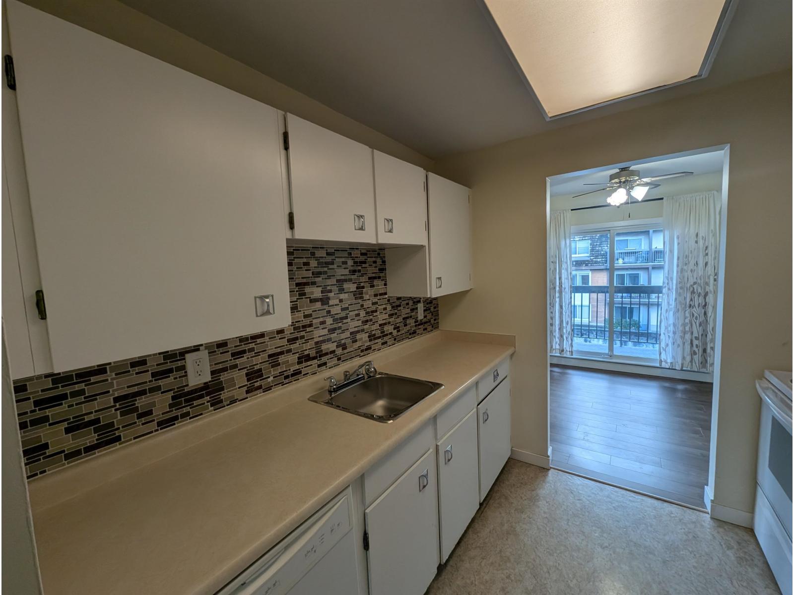 303 33850 Fern Street, Abbotsford, British Columbia  V2S 6C3 - Photo 9 - R3062507