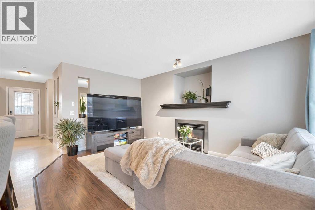 84 Evermeadow Manor Sw, Calgary, Alberta  T2Y 4W8 - Photo 12 - A2264507