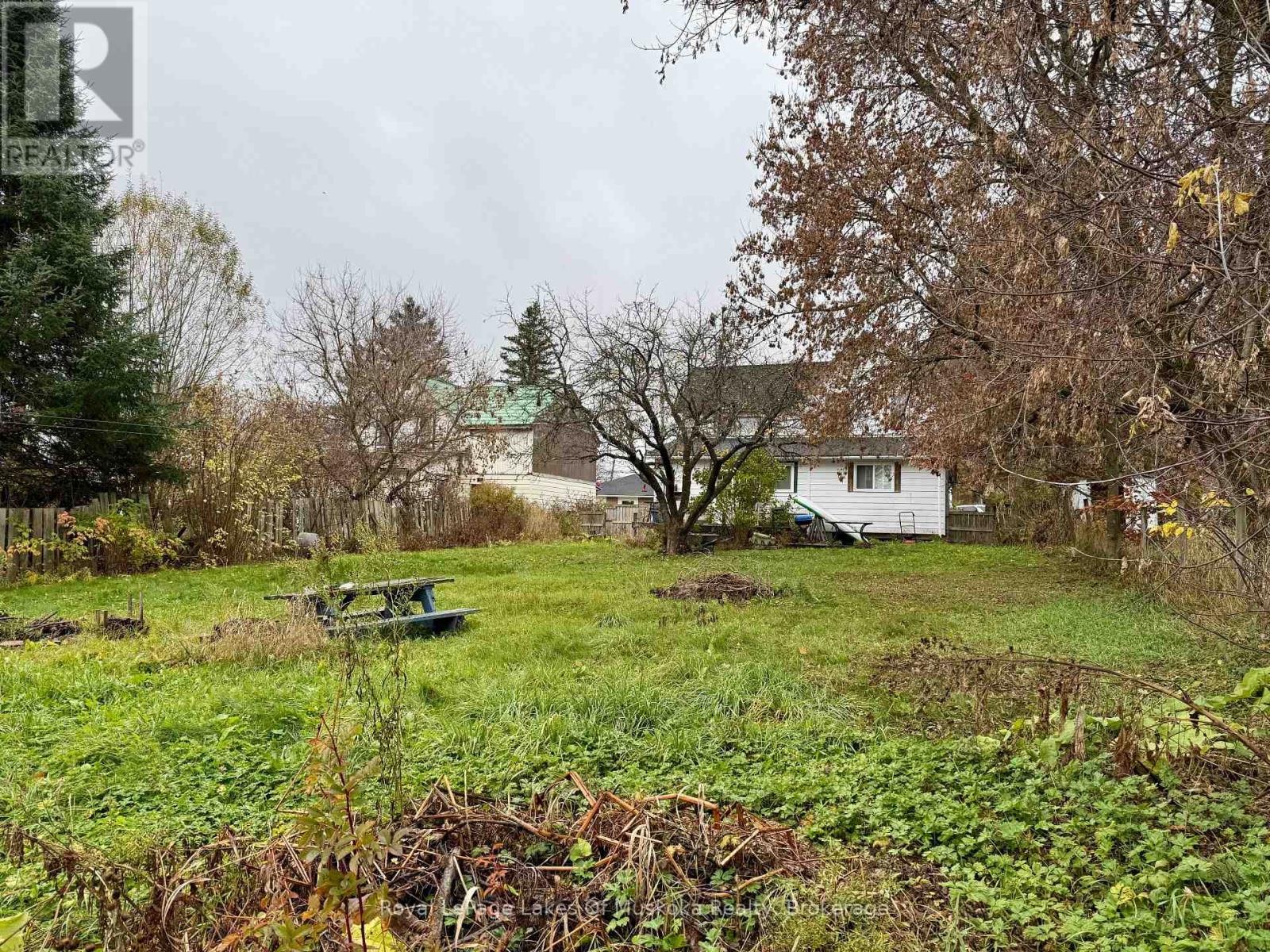 134 Main Street, Burk's Falls, Ontario  P0A 1C0 - Photo 10 - X12486098