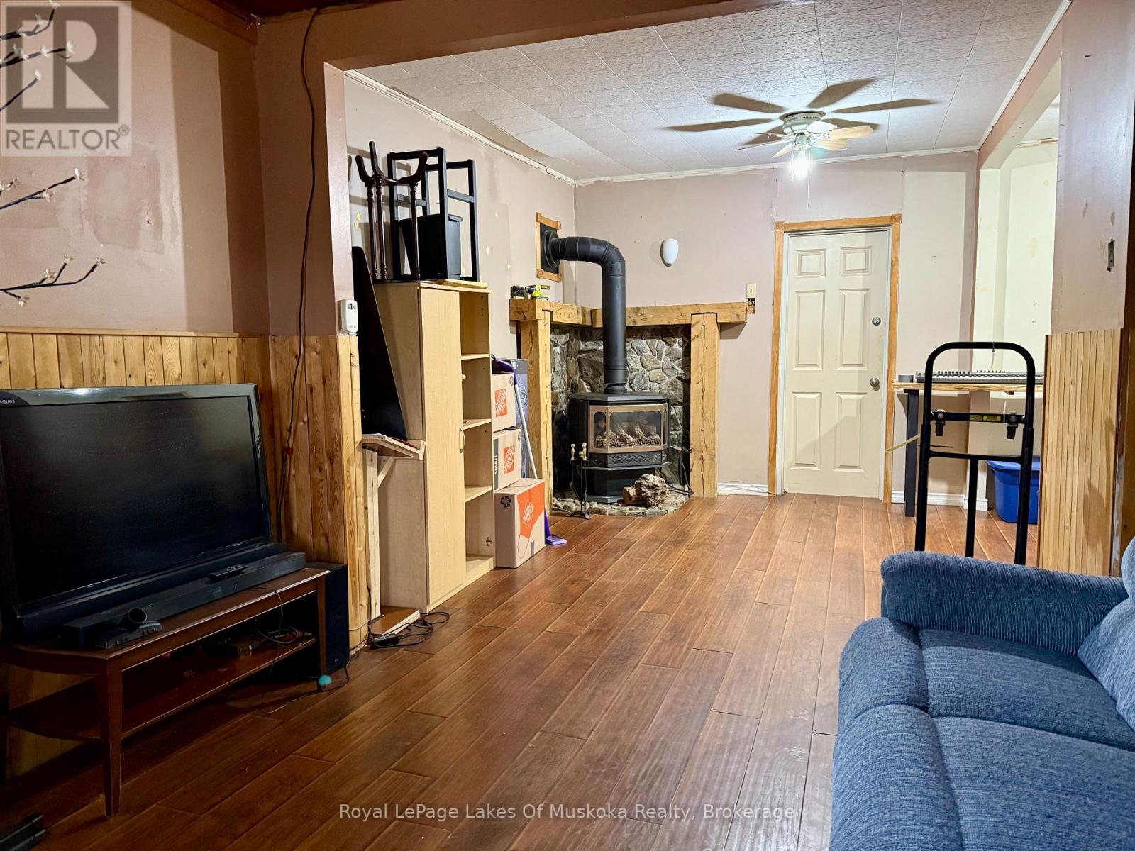 134 Main Street, Burk's Falls, Ontario  P0A 1C0 - Photo 4 - X12486098