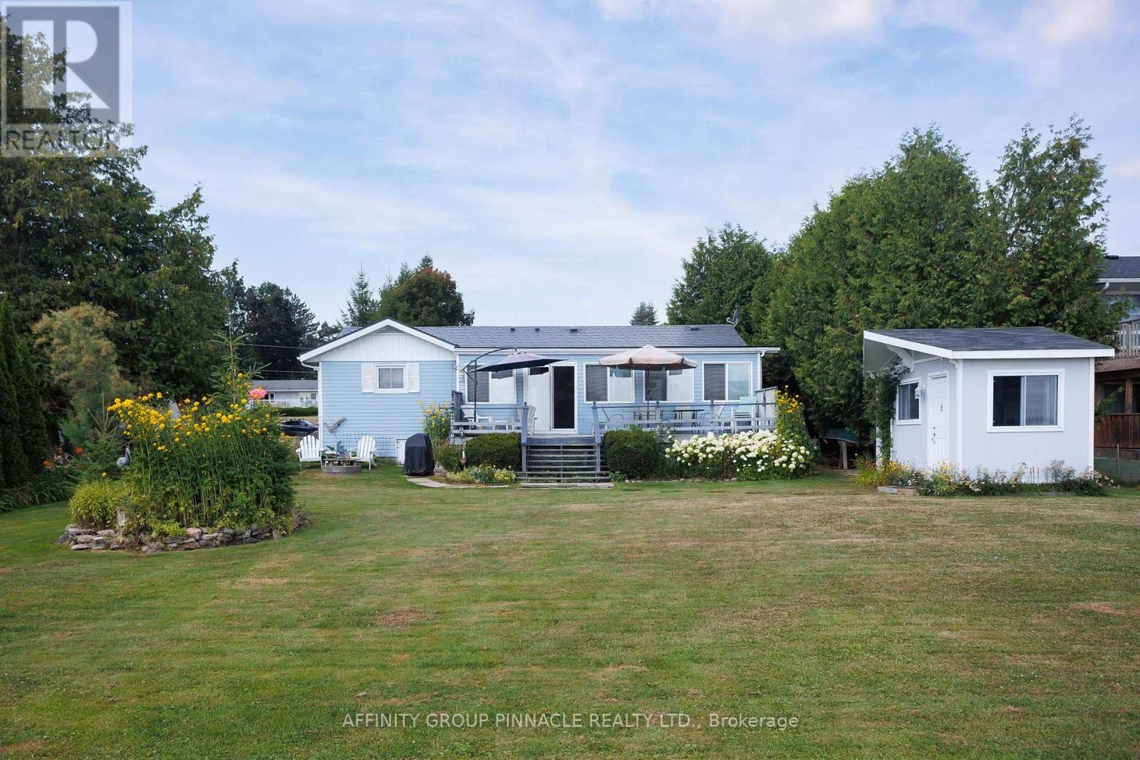 11 Lakeview Crescent, Kawartha Lakes, Ontario  K0M 1A0 - Photo 11 - X12485884