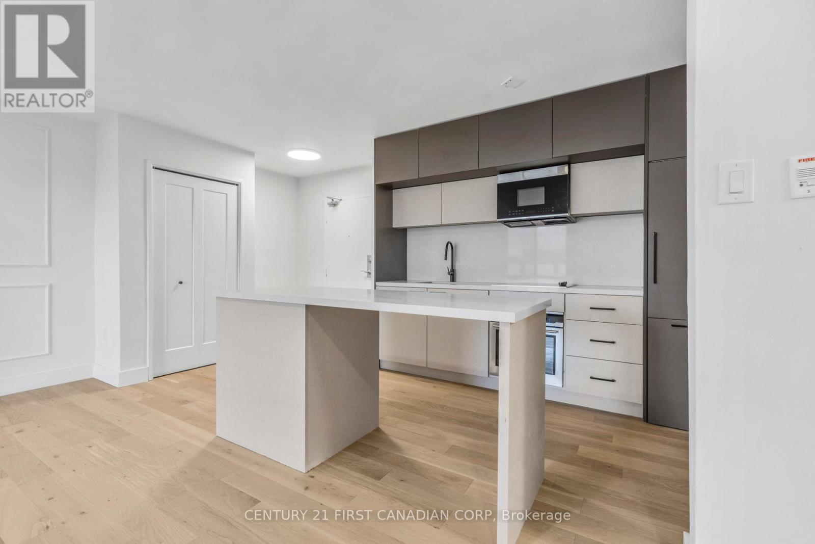 702 - 563 Mornington Avenue, London East, Ontario  N5Y 4T8 - Photo 3 - X12477302