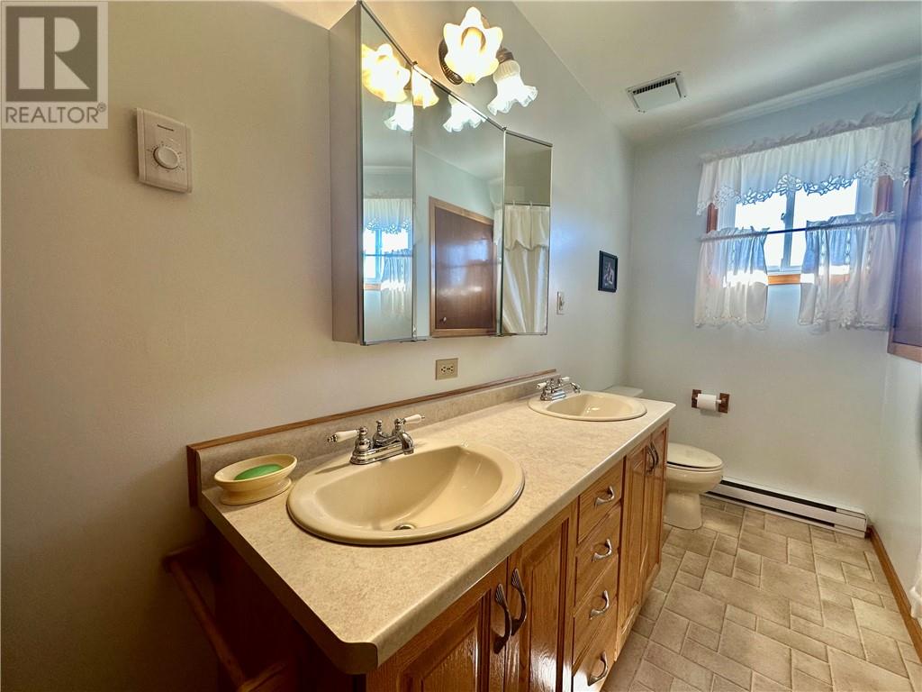 2306 Robin Street, Greater Sudbury, Ontario  P3A 5E8 - Photo 21 - 2125378