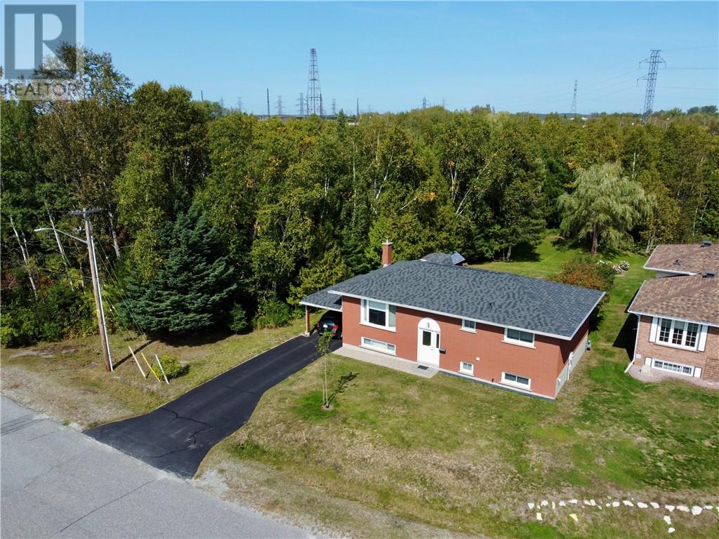 2306 Robin Street, Greater Sudbury, Ontario  P3A 5E8 - Photo 3 - 2125378