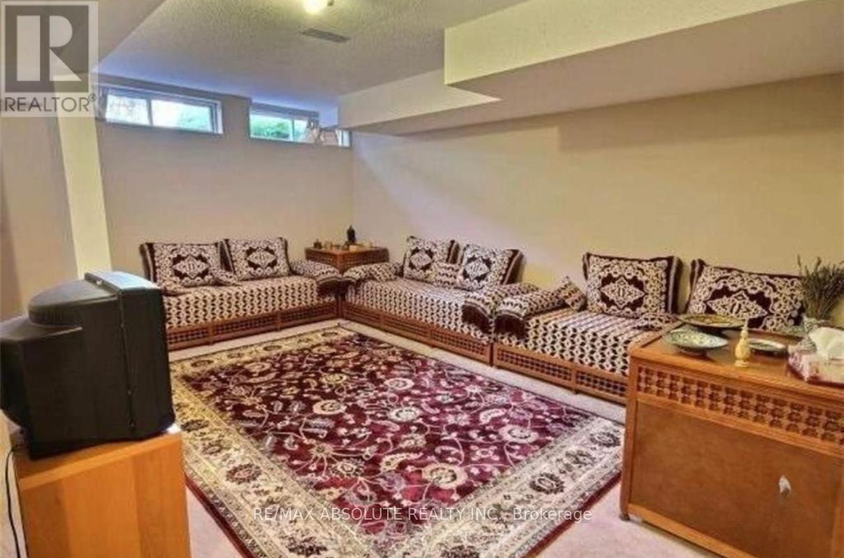 104 College Circle, Ottawa, Ontario  K1K 4R9 - Photo 18 - X12483860