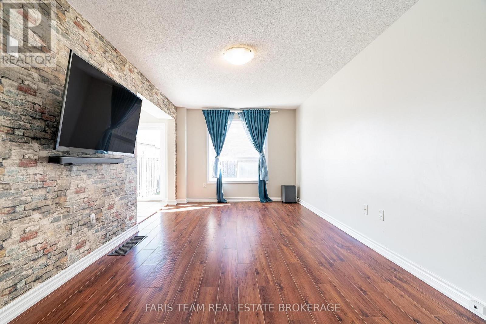 30 Southwoods Crescent, Barrie, Ontario  L4N 9P8 - Photo 12 - S12485982