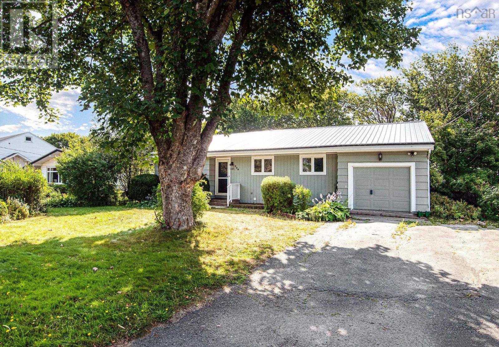 220 Melrose Avenue, Halifax, Nova Scotia  B3N 2E7 - Photo 2 - 202520520