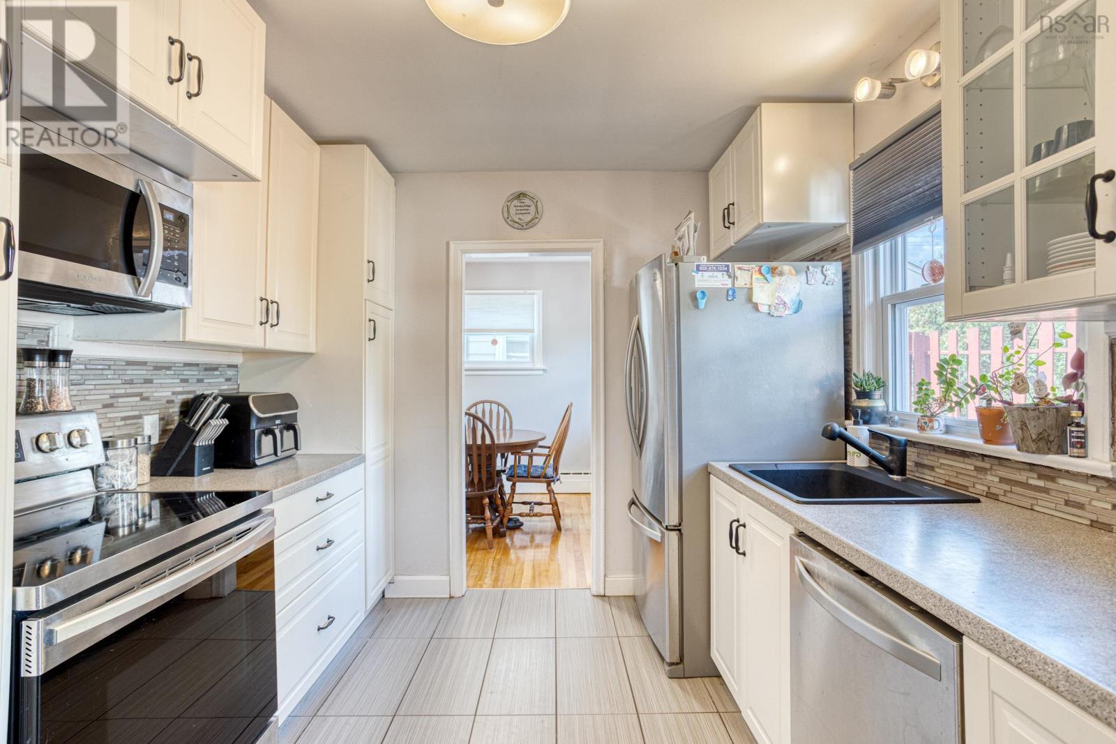 7041 Pearson Drive, Halifax, Nova Scotia  B3L 2K7 - Photo 11 - 202521408