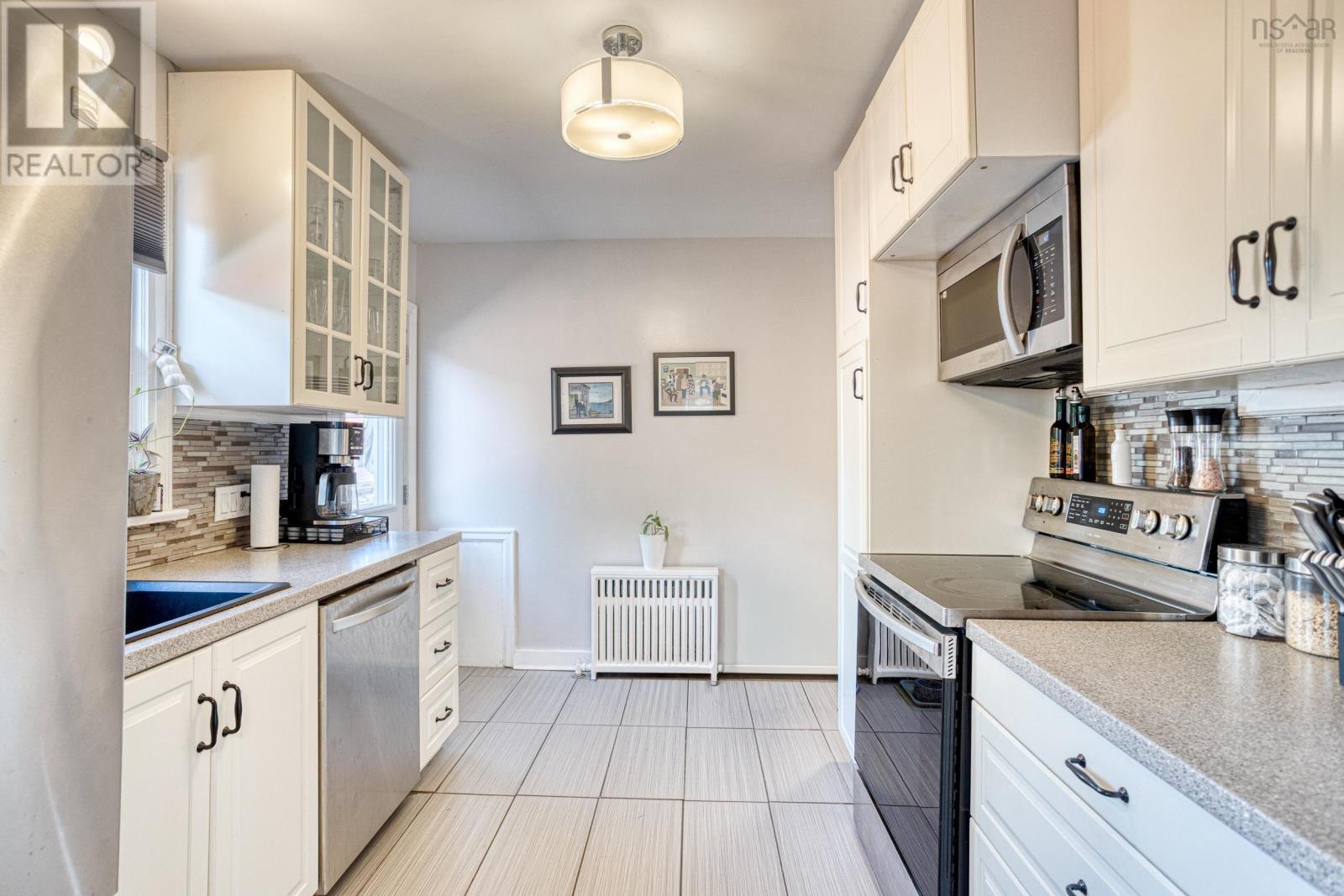 7041 Pearson Drive, Halifax, Nova Scotia  B3L 2K7 - Photo 12 - 202521408