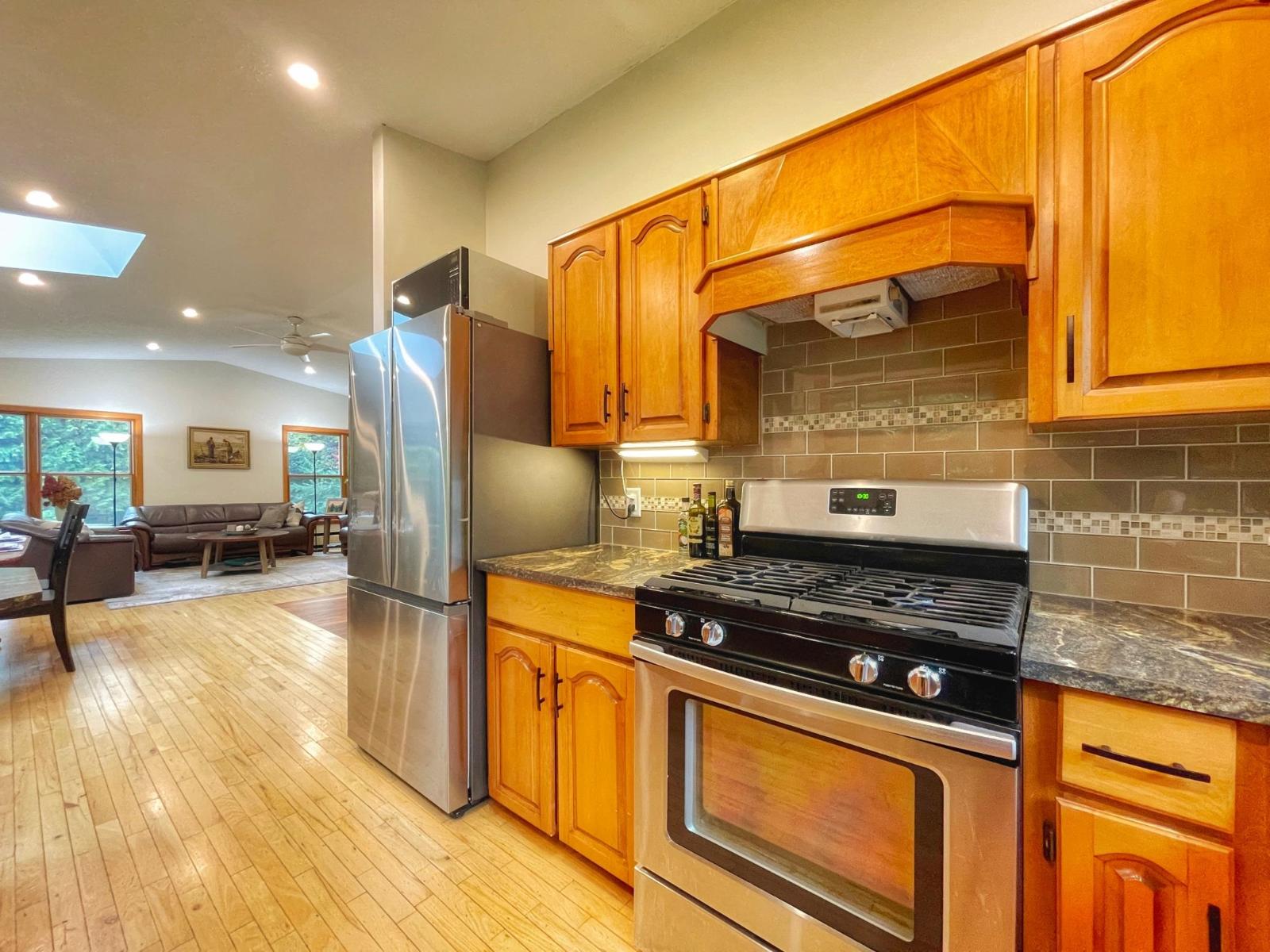 3048 Hot Springs Road, Agassiz, Agassiz, British Columbia  V0M 1A3 - Photo 6 - R3061939