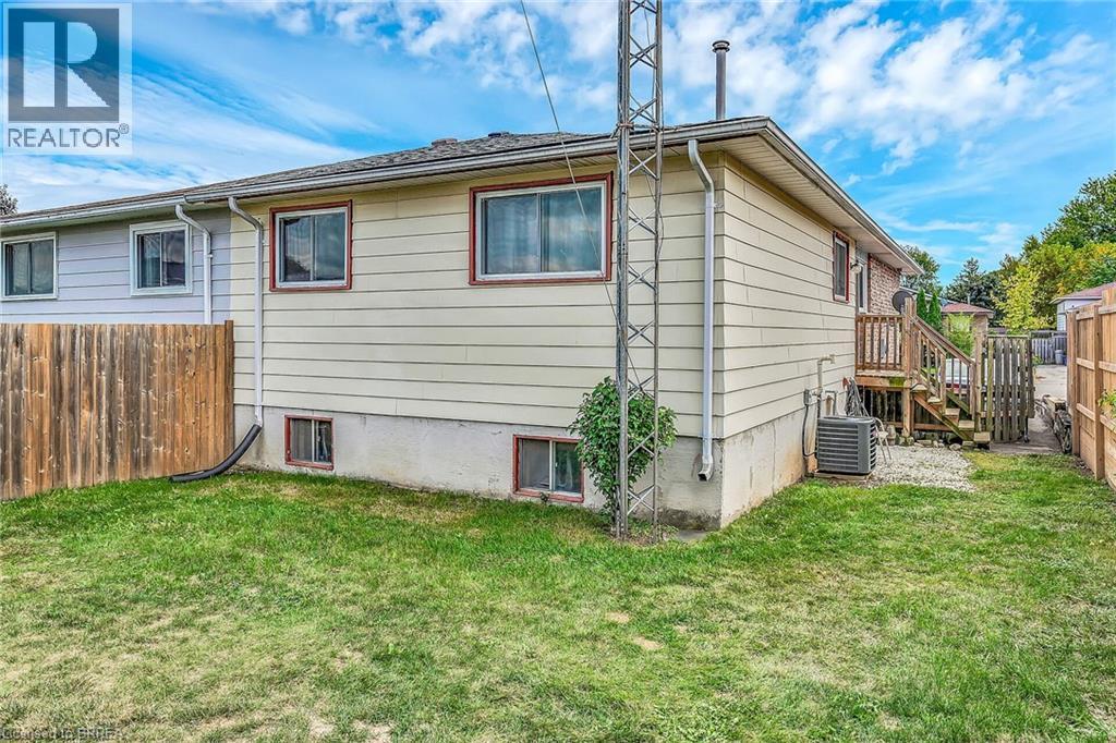 8 Maple Crescent, Paris, Ontario  N3L 3R4 - Photo 4 - 40773655