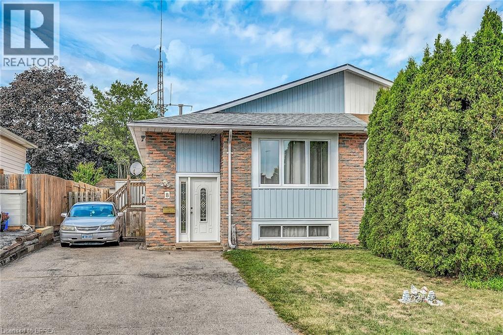 8 MAPLE Crescent, Paris, Ontario