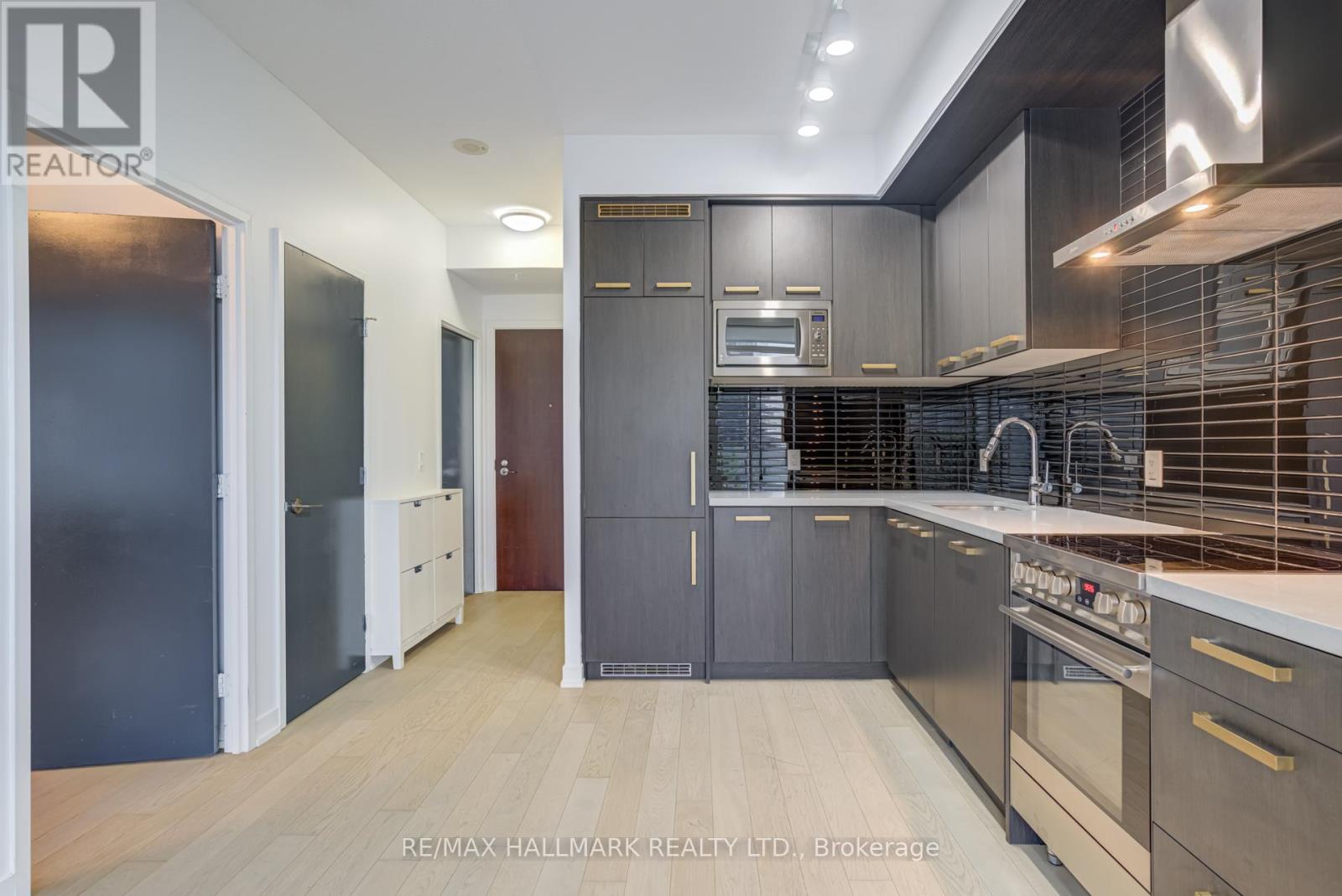 S513 - 120 Bayview Avenue, Toronto, Ontario  M5A 3R7 - Photo 9 - C12486088