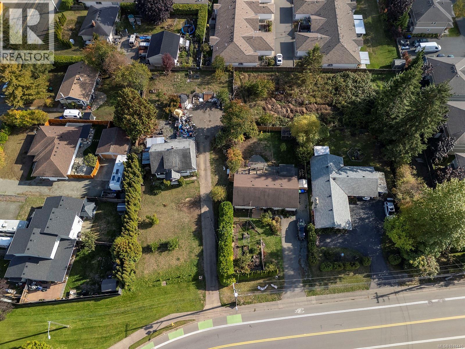 1360 Cumberland Rd, Courtenay, British Columbia  V9N 2E9 - Photo 1 - 1018445