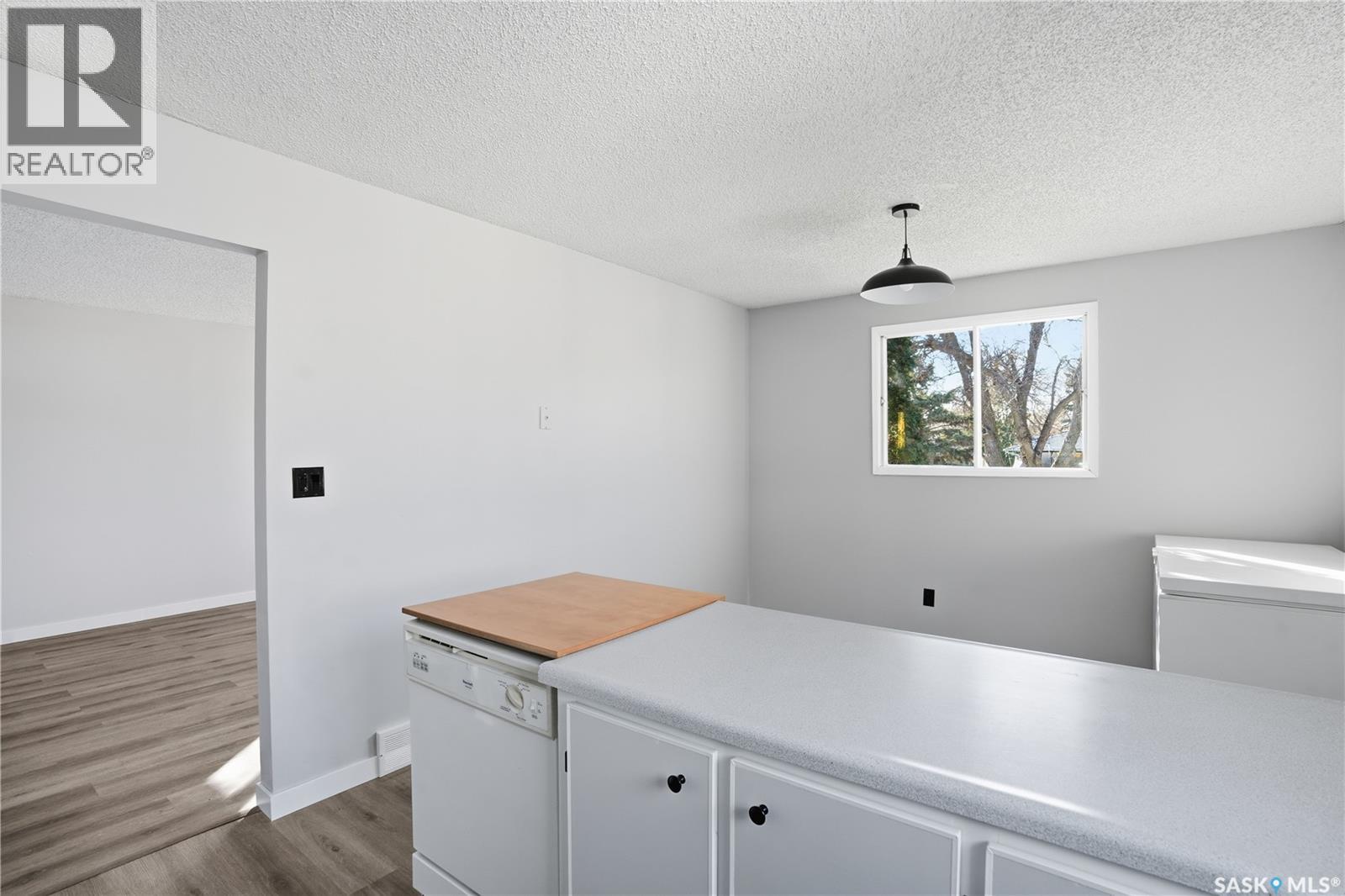 27 Brockelbank Crescent, Regina, Saskatchewan  S4R 6J5 - Photo 12 - SK021894