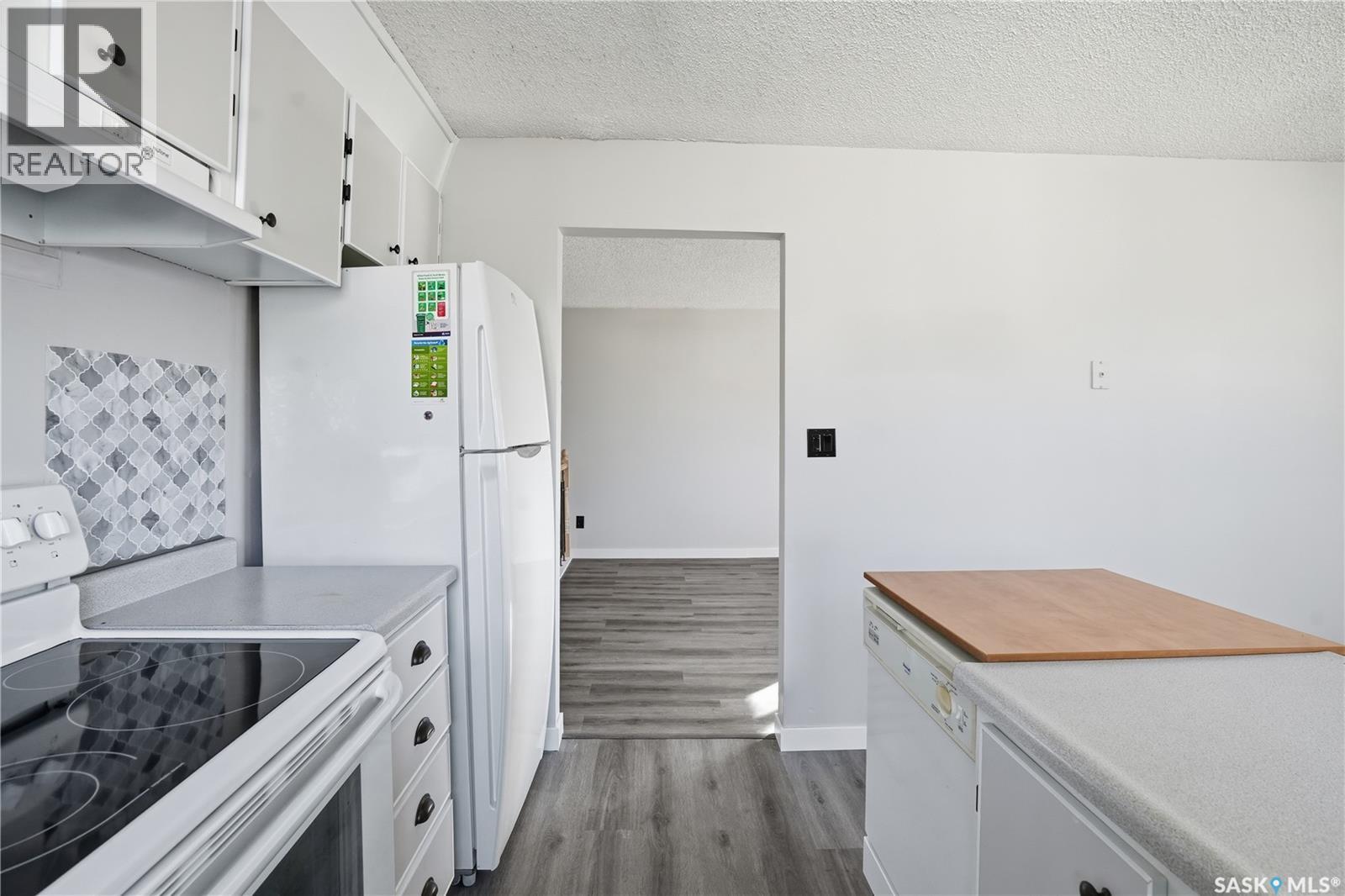 27 Brockelbank Crescent, Regina, Saskatchewan  S4R 6J5 - Photo 13 - SK021894