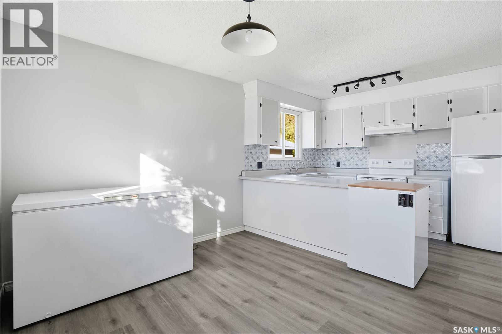 27 Brockelbank Crescent, Regina, Saskatchewan  S4R 6J5 - Photo 15 - SK021894