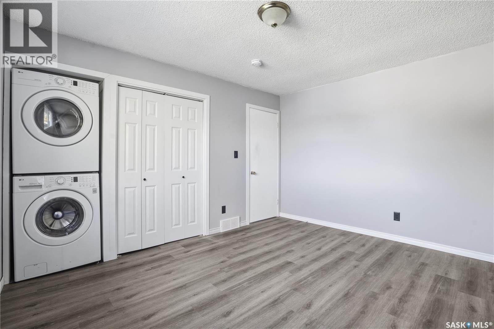 27 Brockelbank Crescent, Regina, Saskatchewan  S4R 6J5 - Photo 22 - SK021894