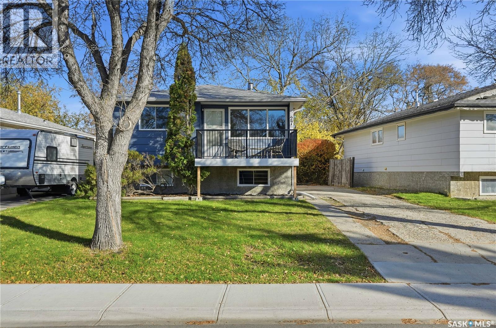 27 Brockelbank Crescent, Regina, Saskatchewan  S4R 6J5 - Photo 3 - SK021894