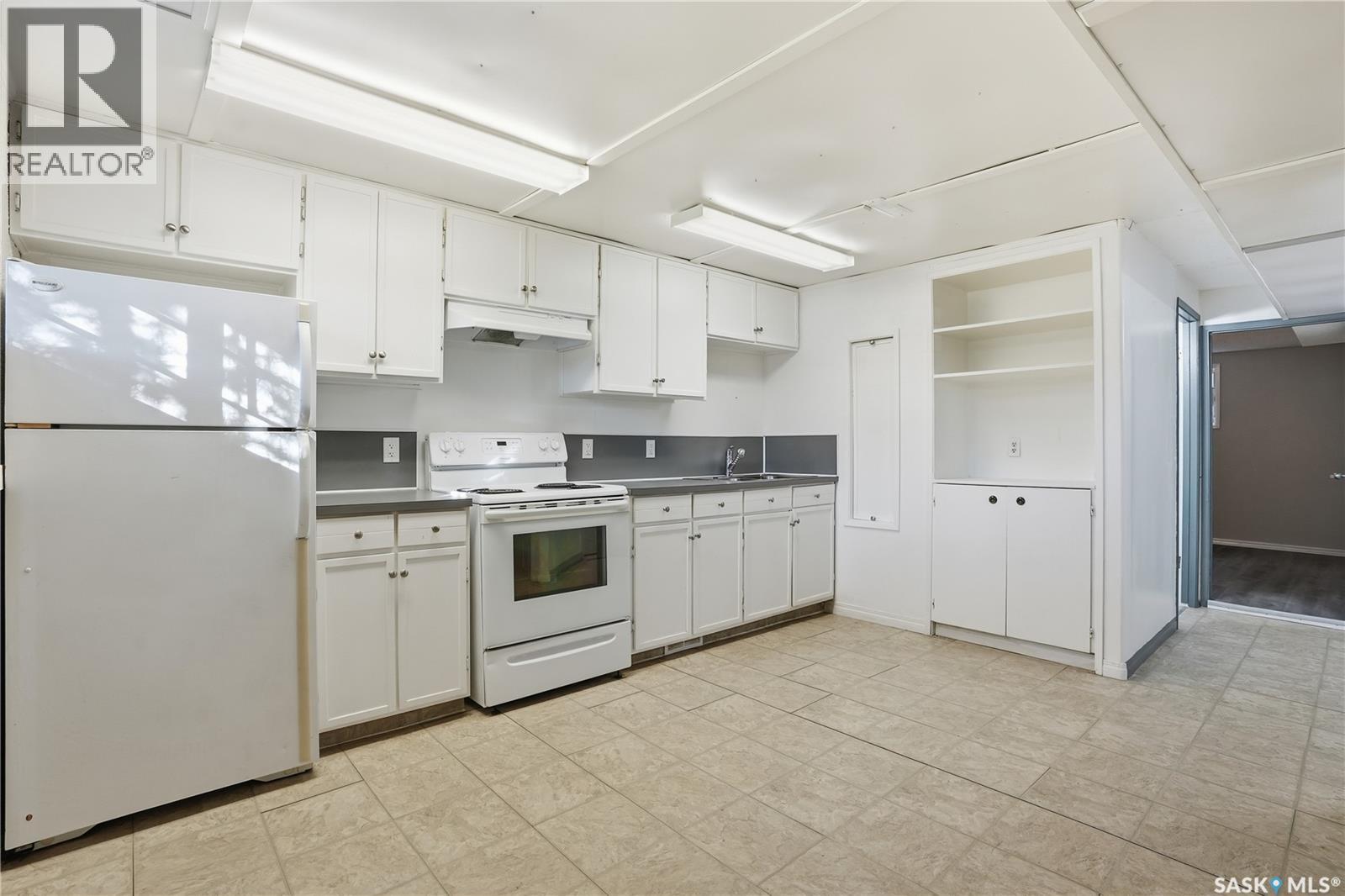 27 Brockelbank Crescent, Regina, Saskatchewan  S4R 6J5 - Photo 30 - SK021894