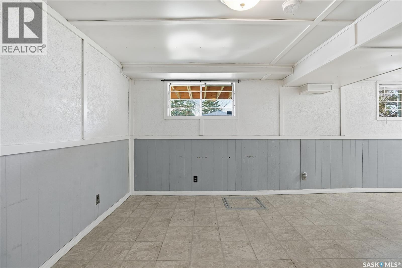 27 Brockelbank Crescent, Regina, Saskatchewan  S4R 6J5 - Photo 35 - SK021894