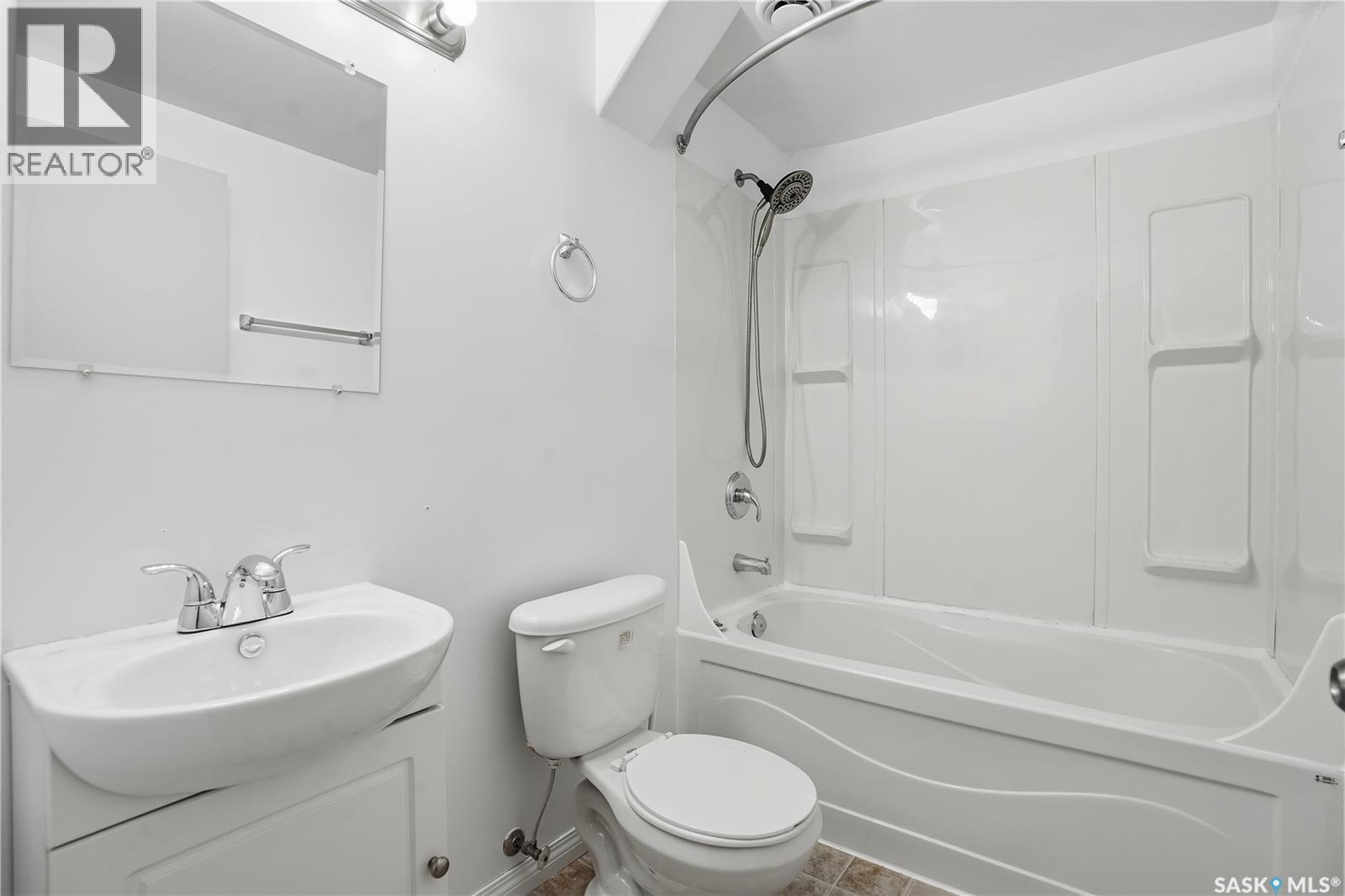 27 Brockelbank Crescent, Regina, Saskatchewan  S4R 6J5 - Photo 38 - SK021894