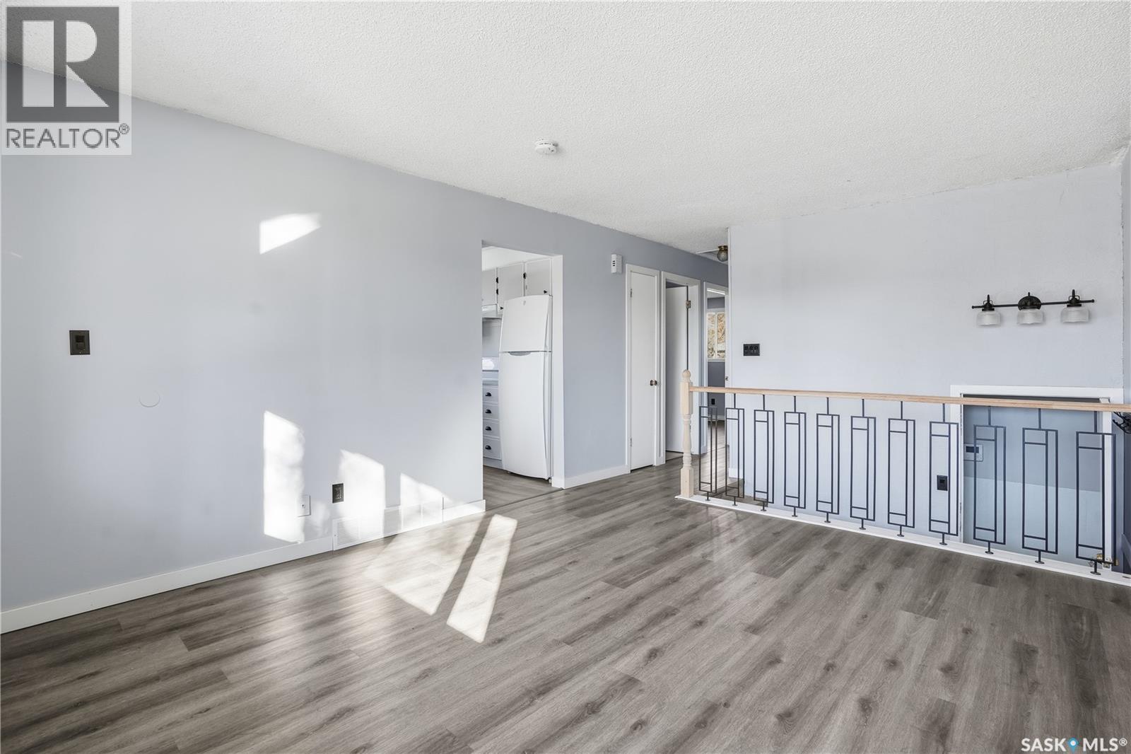 27 Brockelbank Crescent, Regina, Saskatchewan  S4R 6J5 - Photo 7 - SK021894