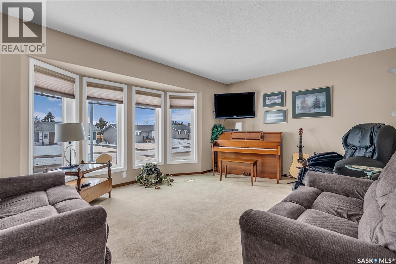 517 8th Avenue W, Biggar, Saskatchewan  S0K 0M0 - Photo 3 - SK021873