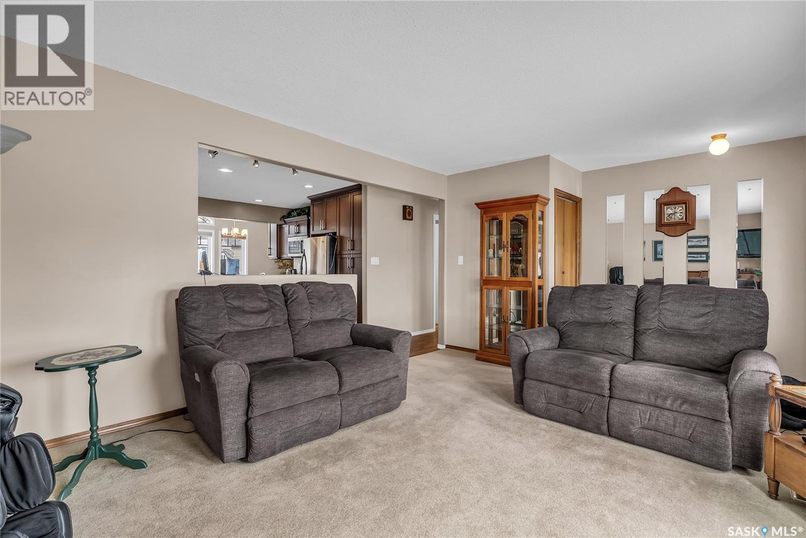 517 8th Avenue W, Biggar, Saskatchewan  S0K 0M0 - Photo 4 - SK021873