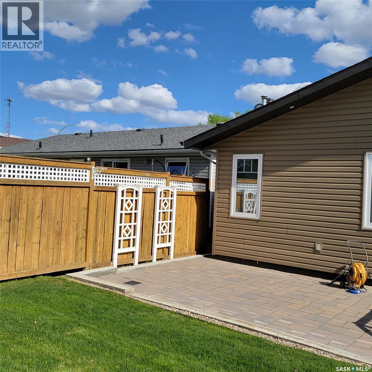 517 8th Avenue W, Biggar, Saskatchewan  S0K 0M0 - Photo 41 - SK021873