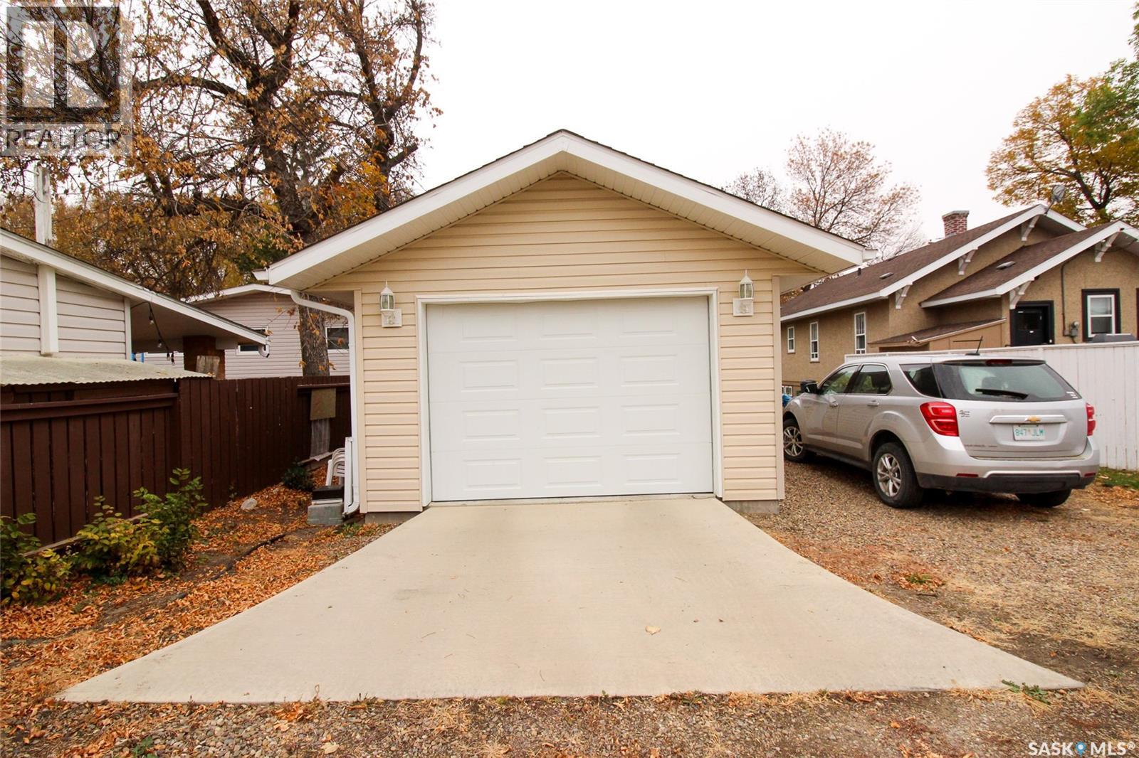 515 1st Street E, Shaunavon, Saskatchewan  S0N 2M0 - Photo 31 - SK021865