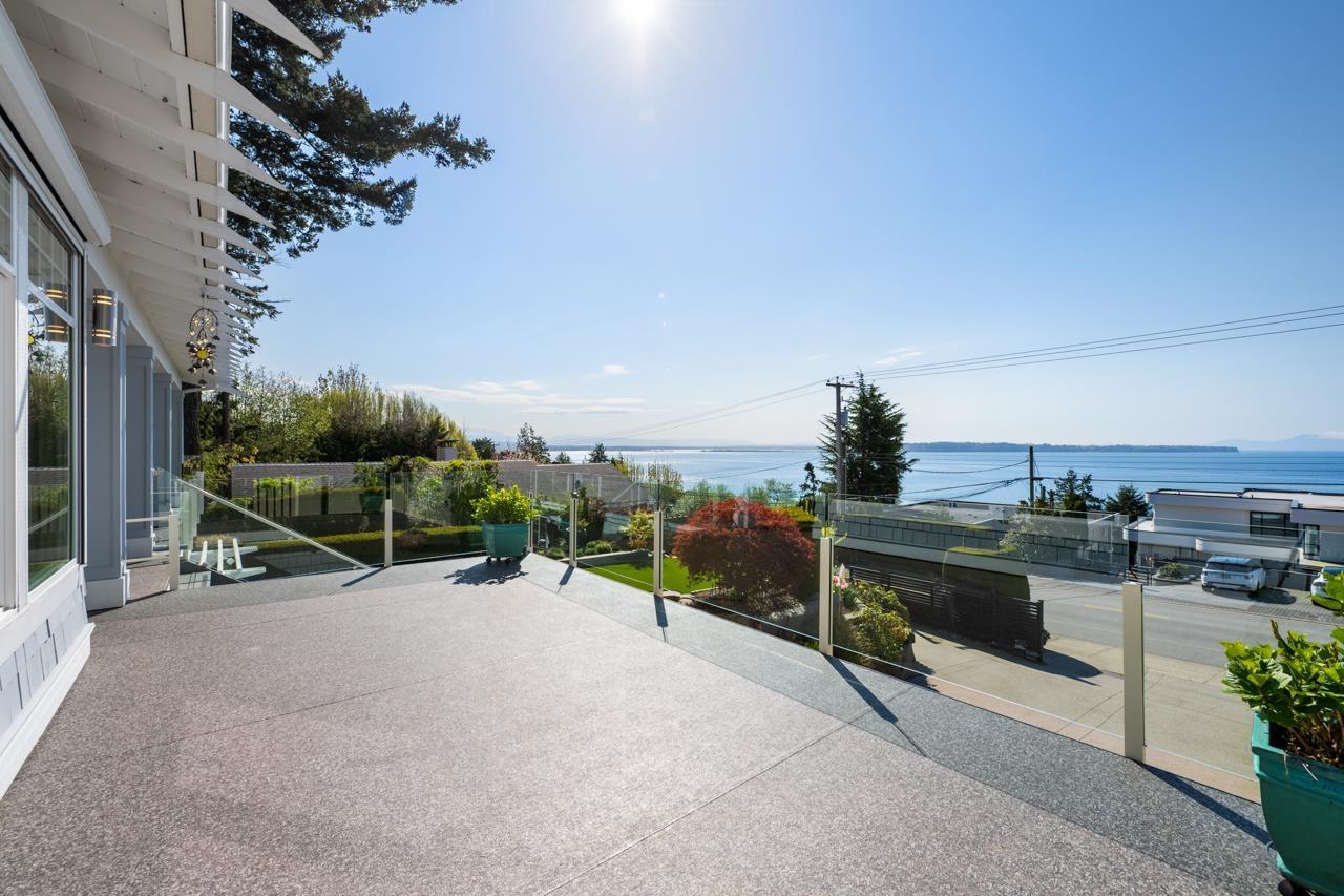 14213 Marine Drive, White Rock, British Columbia  V4B 1A9 - Photo 3 - R3062383