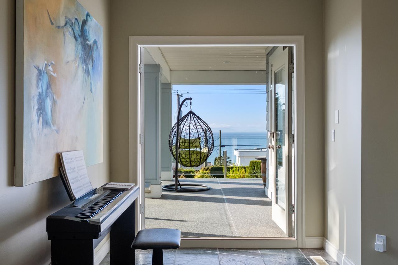 14213 Marine Drive, White Rock, British Columbia  V4B 1A9 - Photo 14 - R3062383